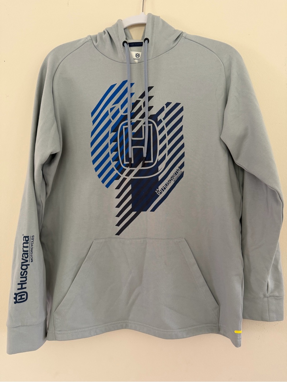 Husqvarna Men's Light Gray Hooded Sweatshirt with Blue Graphic